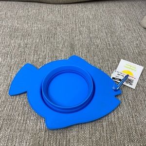 Collapsible pet bowl. Brand new